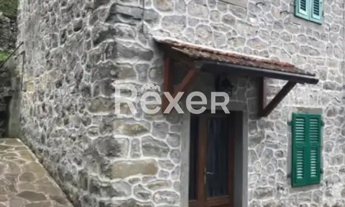 Rexer-Casola-in-Lunigiana-Mulino-del-libero-su-tre-lati-con-appartamentiannesso-Esterno