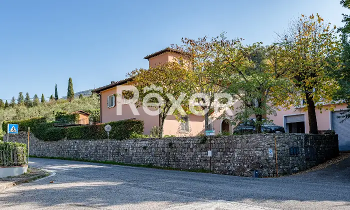 Rexer-Fiesole-Ampio-appartamento-in-contesto-prestigioso-con-giardino-privato-Altro