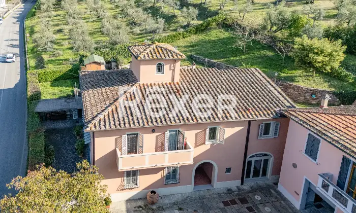 Rexer-Fiesole-Ampio-appartamento-in-contesto-prestigioso-con-giardino-privato-Altro