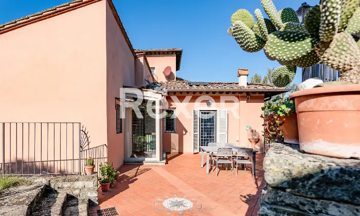 Rexer-Fiesole-Ampio-appartamento-in-contesto-prestigioso-con-giardino-privato-Altro