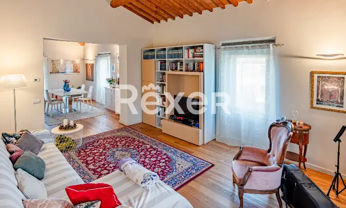 Rexer-Fiesole-Ampio-appartamento-in-contesto-prestigioso-con-giardino-privato-Altro