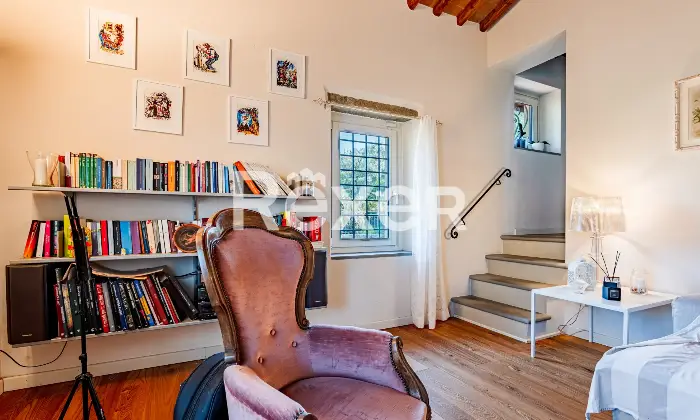 Rexer-Fiesole-Ampio-appartamento-in-contesto-prestigioso-con-giardino-privato-Altro