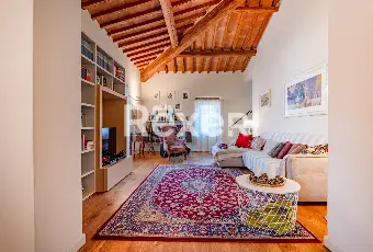 Rexer-Fiesole-Ampio-appartamento-in-contesto-prestigioso-con-giardino-privato-Altro