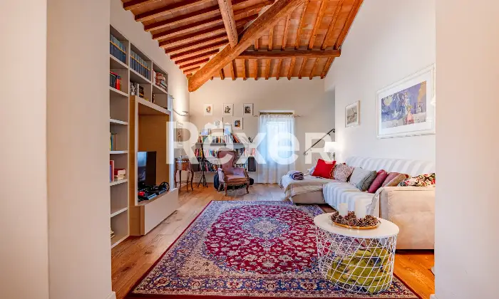 Rexer-Fiesole-Ampio-appartamento-in-contesto-prestigioso-con-giardino-privato-Altro