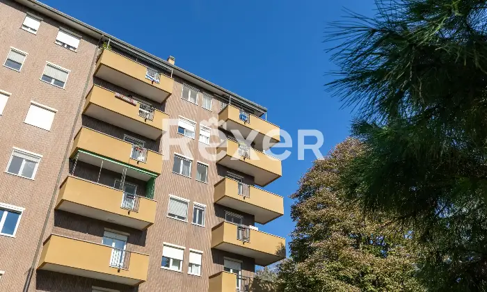 Rexer-Milano-Luminoso-trilocale-piano-alto-Altro