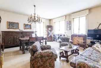 Rexer-Milano-Luminoso-trilocale-piano-alto-Altro