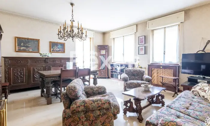 Rexer-Milano-Luminoso-trilocale-piano-alto-Altro