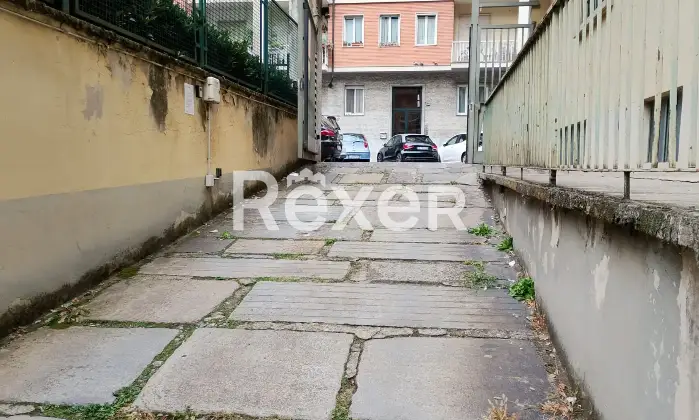 Rexer-Torino-Box-di-mq-con-accesso-carraio-automatico-Altro