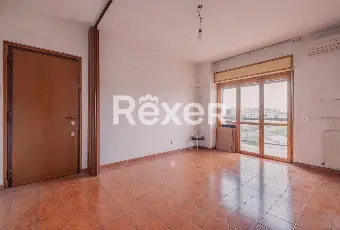 Rexer-Roma-Luminoso-Trilocale-Con-Doppio-Box-Auto-Altro