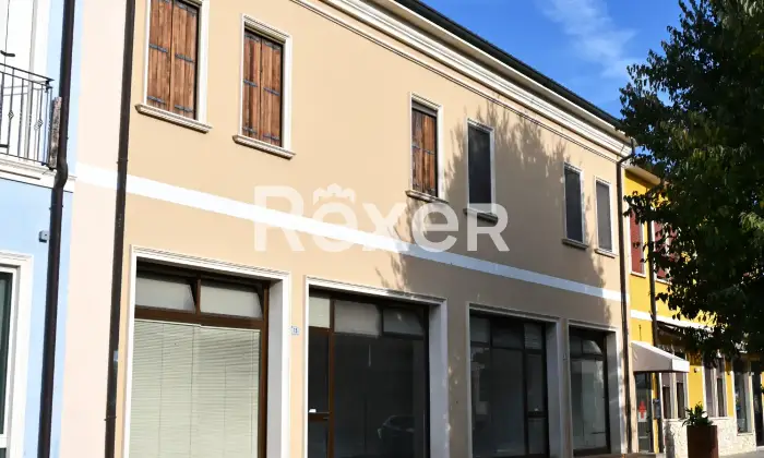 Rexer-Lozzo-Atestino-Palazzina-con-negozio-appartamenti-a-reddito-e-garage-a-Lozzo-Atestino-Altro