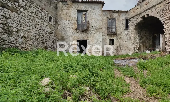 Rexer-Bonea-CASALE-ANTICO-MQ-EMQ-DI-TERRENO-DA-RISTRUTTURARE-BONEA-Giardino