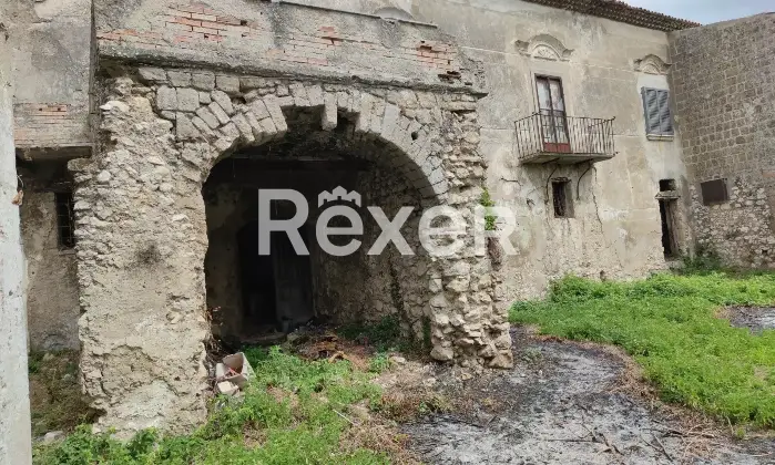 Rexer-Bonea-CASALE-ANTICO-MQ-EMQ-DI-TERRENO-DA-RISTRUTTURARE-BONEA-Giardino