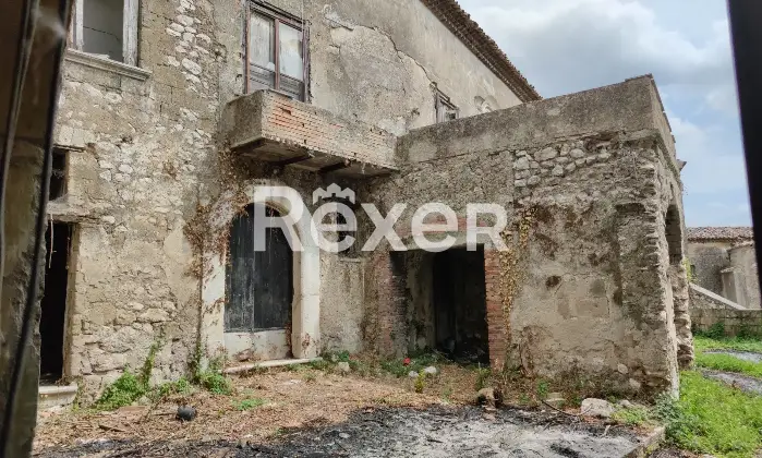 Rexer-Bonea-CASALE-ANTICO-MQ-EMQ-DI-TERRENO-DA-RISTRUTTURARE-BONEA-Giardino
