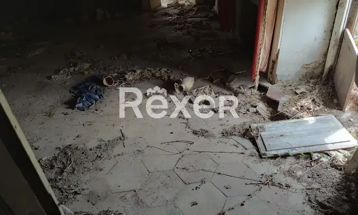 Rexer-Bonea-CASALE-ANTICO-MQ-EMQ-DI-TERRENO-DA-RISTRUTTURARE-BONEA-Garage