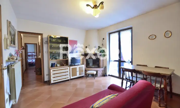 Rexer-Clusone-Trilocale-con-balcone-cantina-e-box-auto-Altro