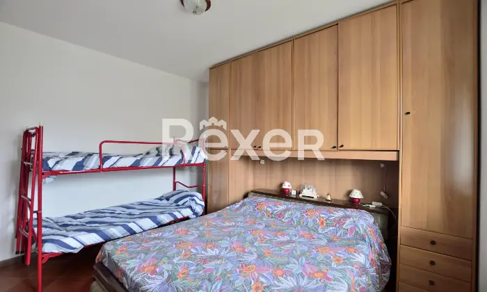 Rexer-Clusone-Trilocale-con-balcone-cantina-e-box-auto-Altro