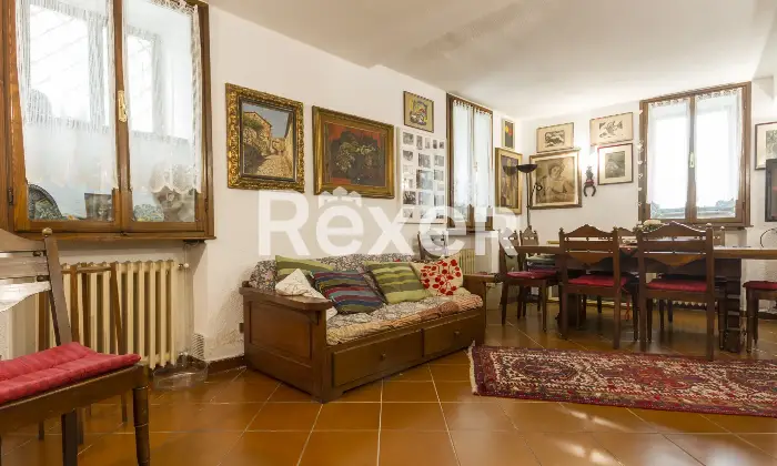 Rexer-Torino-Elegante-Villa-con-giardino-e-terrazzo-Altro