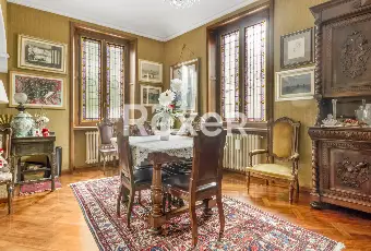 Rexer-Torino-Elegante-Villa-con-giardino-e-terrazzo-Altro