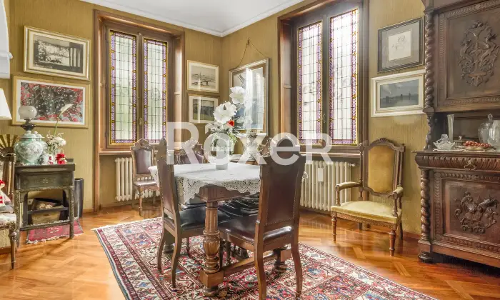 Rexer-Torino-Elegante-Villa-con-giardino-e-terrazzo-Altro