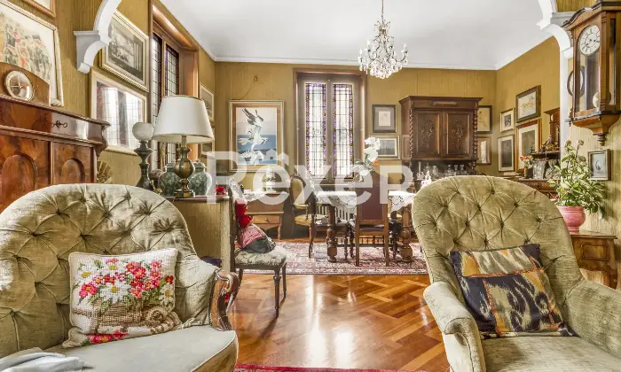 Rexer-Torino-Elegante-Villa-con-giardino-e-terrazzo-Altro