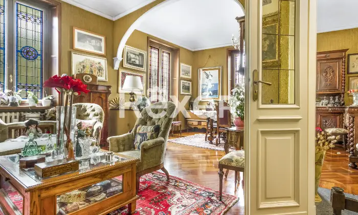 Rexer-Torino-Elegante-Villa-con-giardino-e-terrazzo-Altro