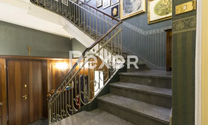 Rexer-Torino-Elegante-Villa-con-giardino-e-terrazzo-Altro