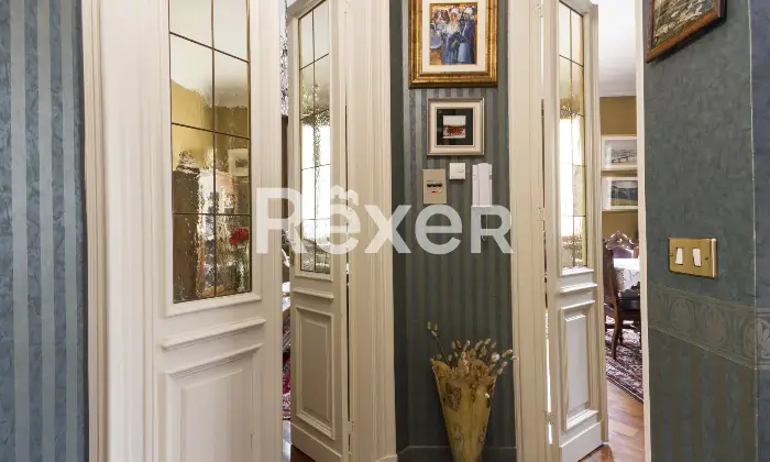 Rexer-Torino-Elegante-Villa-con-giardino-e-terrazzo-Altro