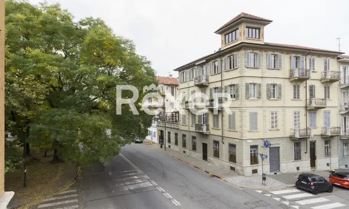 Rexer-Torino-Elegante-Villa-con-giardino-e-terrazzo-Altro