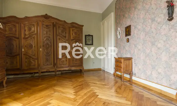 Rexer-Torino-Elegante-Villa-con-giardino-e-terrazzo-Altro