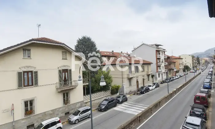 Rexer-Torino-Elegante-Villa-con-giardino-e-terrazzo-Altro