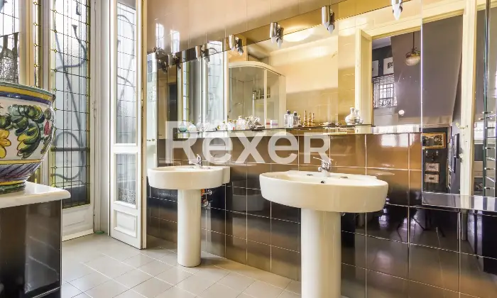 Rexer-Torino-Elegante-Villa-con-giardino-e-terrazzo-Altro