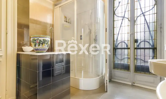 Rexer-Torino-Elegante-Villa-con-giardino-e-terrazzo-Altro