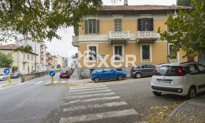 Rexer-Torino-Elegante-Villa-con-giardino-e-terrazzo-Altro