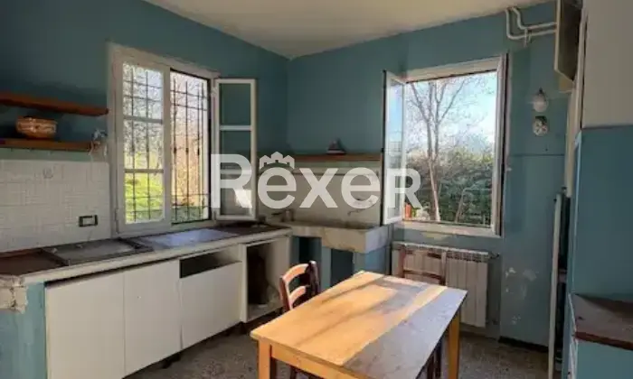 Rexer-Montaldeo-Tenuta-con-casa-padronale-appartamenti-indipendenti-e-ettari-di-terreno-ideale-per-agriturismo-o-residenza-privata-Cucina