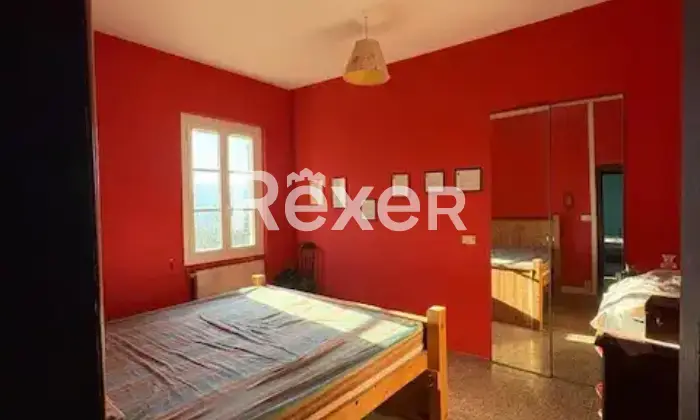 Rexer-Montaldeo-Tenuta-con-casa-padronale-appartamenti-indipendenti-e-ettari-di-terreno-ideale-per-agriturismo-o-residenza-privata-Camera-da-letto