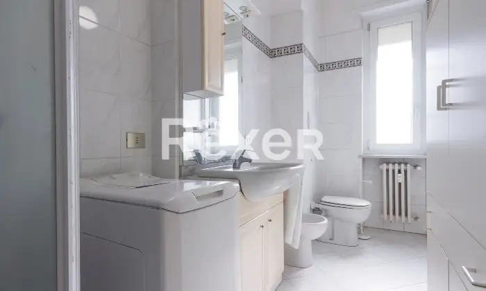 Rexer-Torino-locali-in-edificio-completamente-riqualificato-Altro