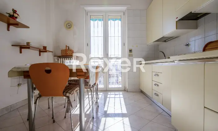 Rexer-Torino-locali-in-edificio-completamente-riqualificato-Altro