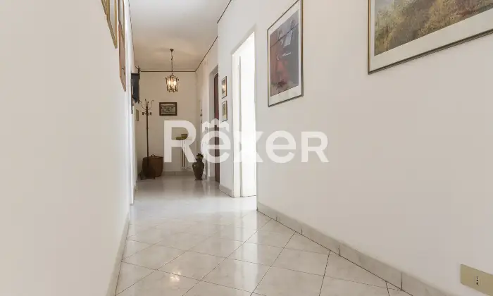 Rexer-Torino-locali-in-edificio-completamente-riqualificato-Altro