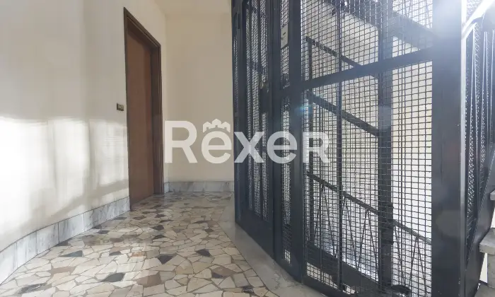 Rexer-Torino-locali-in-edificio-completamente-riqualificato-Altro