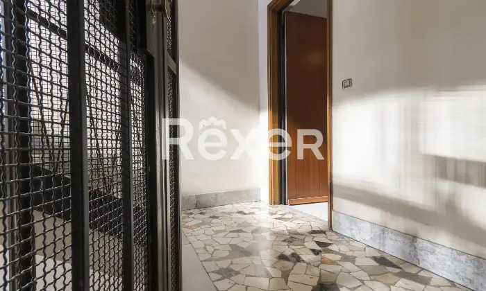 Rexer-Torino-locali-in-edificio-completamente-riqualificato-Altro