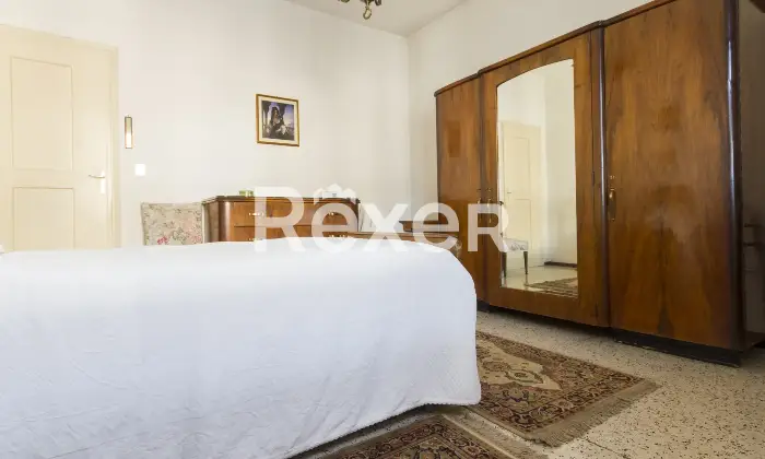 Rexer-Torino-locali-in-edificio-completamente-riqualificato-Altro