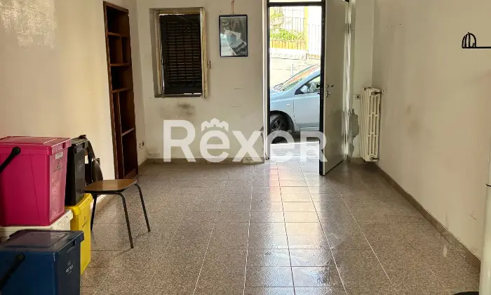 Rexer-Spoltore-Propriet-storica-sviluppata-su-tre-livelli-Altro