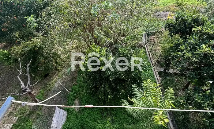 Rexer-Spoltore-Propriet-storica-sviluppata-su-tre-livelli-Altro