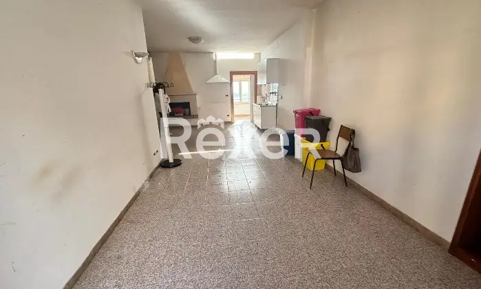 Rexer-Spoltore-Propriet-storica-sviluppata-su-tre-livelli-Altro