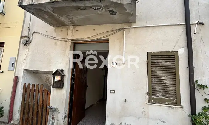 Rexer-Spoltore-Propriet-storica-sviluppata-su-tre-livelli-Altro