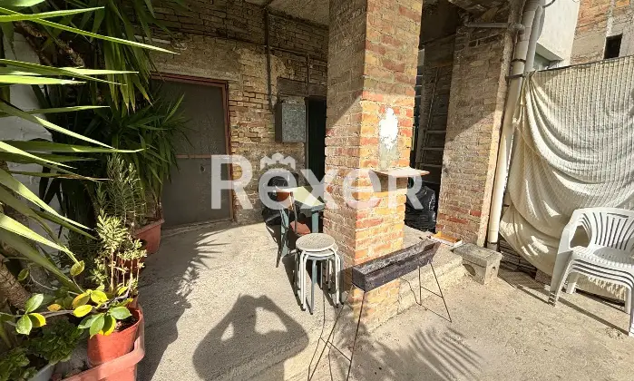 Rexer-Spoltore-Propriet-storica-sviluppata-su-tre-livelli-Altro