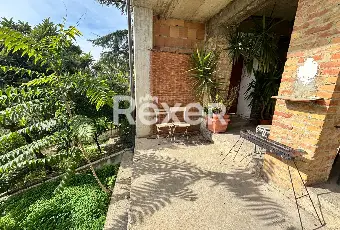 Rexer-Spoltore-Propriet-storica-sviluppata-su-tre-livelli-Altro