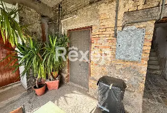 Rexer-Spoltore-Propriet-storica-sviluppata-su-tre-livelli-Altro