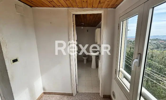 Rexer-Spoltore-Propriet-storica-sviluppata-su-tre-livelli-Altro