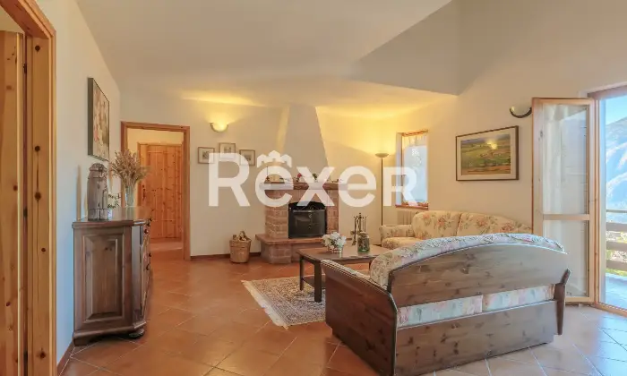 Rexer-Songavazzo-Appartamento-con-soppalco-e-box-doppio-Altro